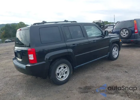 2008 Jeep Patriot Sport z USA, uszkodzony, nr VIN 1J8FF28W38D682558